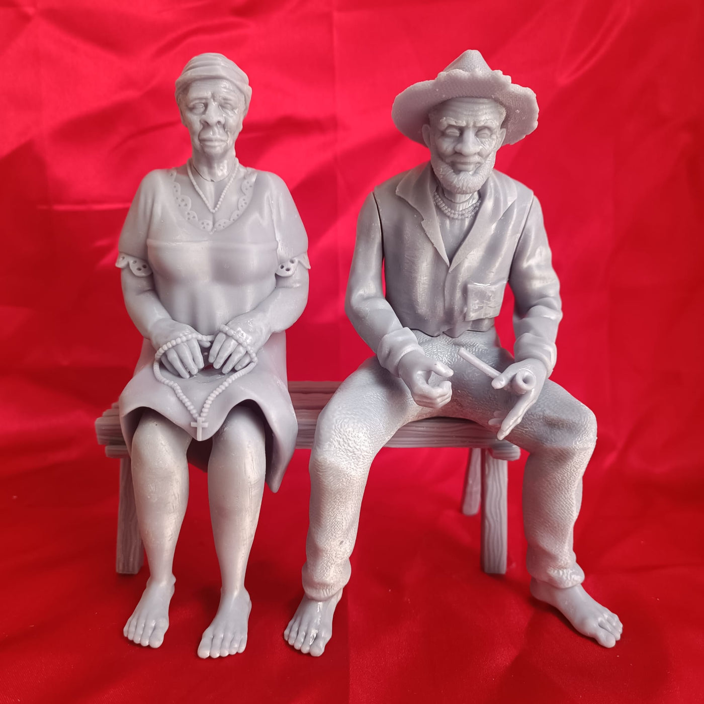 Pretos Velhos em miniatura impressos em 3D