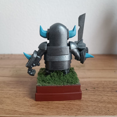 Mini Pekka Clash Royale em miniatura impresso em 3D