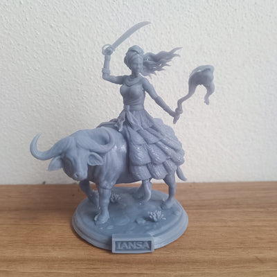 Iansã no bufalo em miniatura impressa em 3D