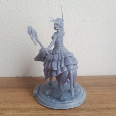 Iansã no bufalo em miniatura impressa em 3D