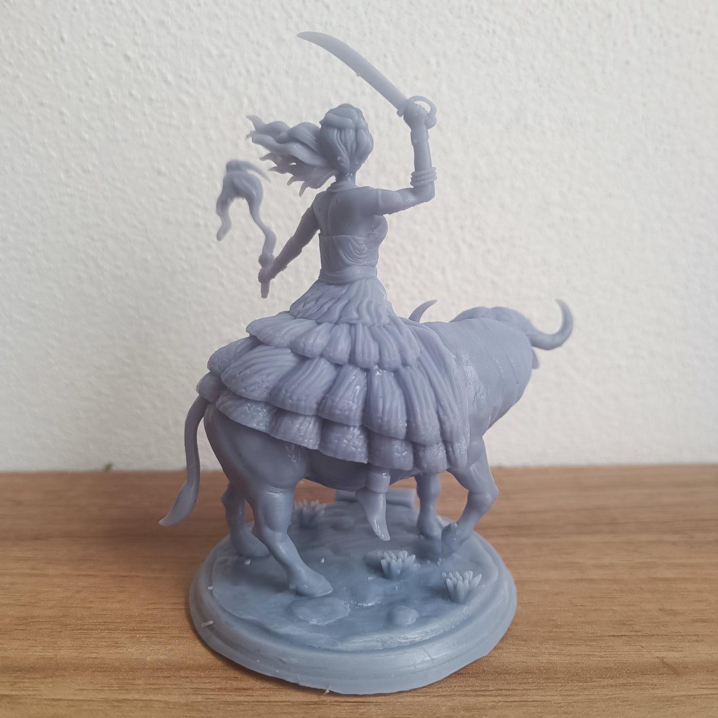 Iansã no bufalo em miniatura impressa em 3D