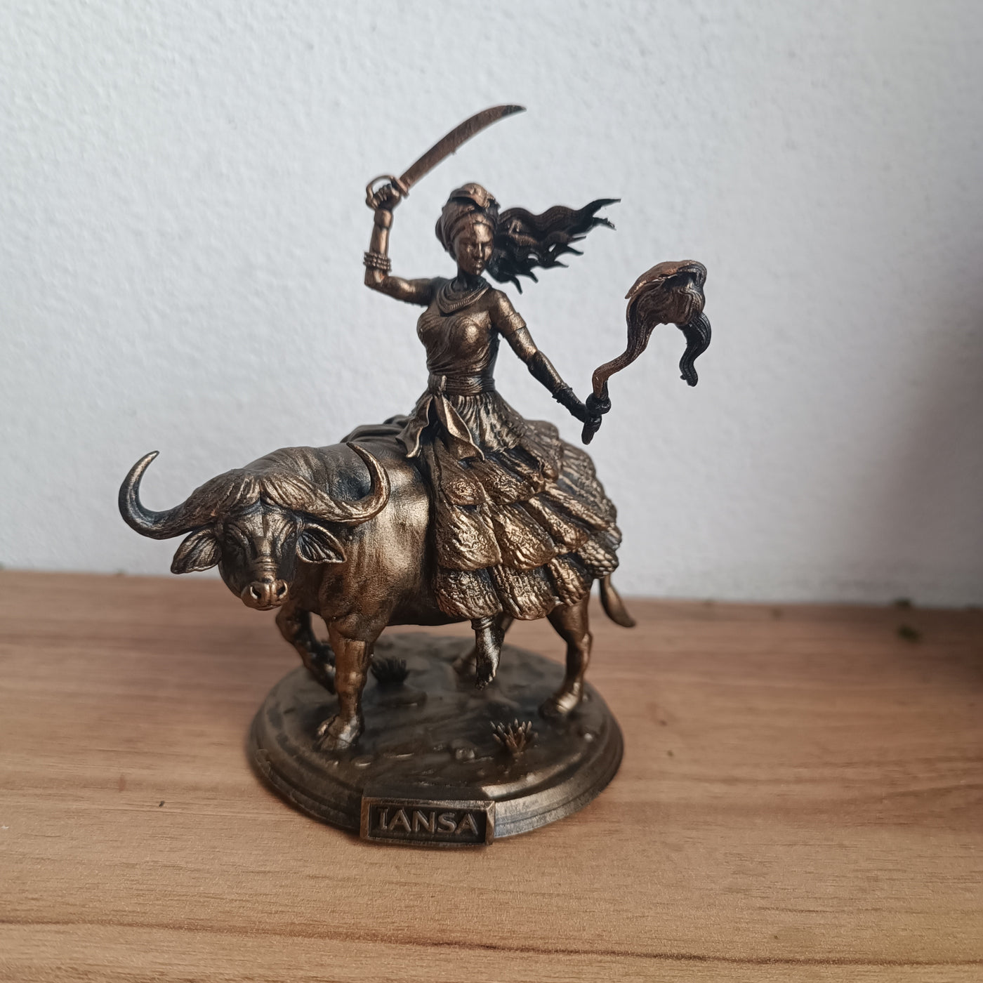 Iansã no bufalo em miniatura impressa em 3D