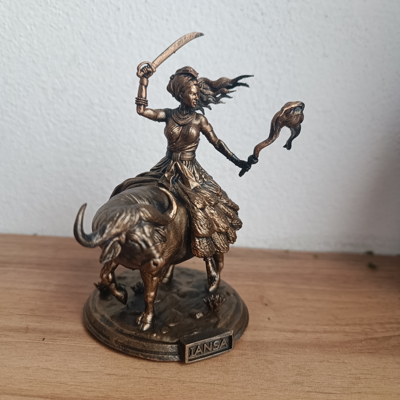 Iansã no bufalo em miniatura impressa em 3D