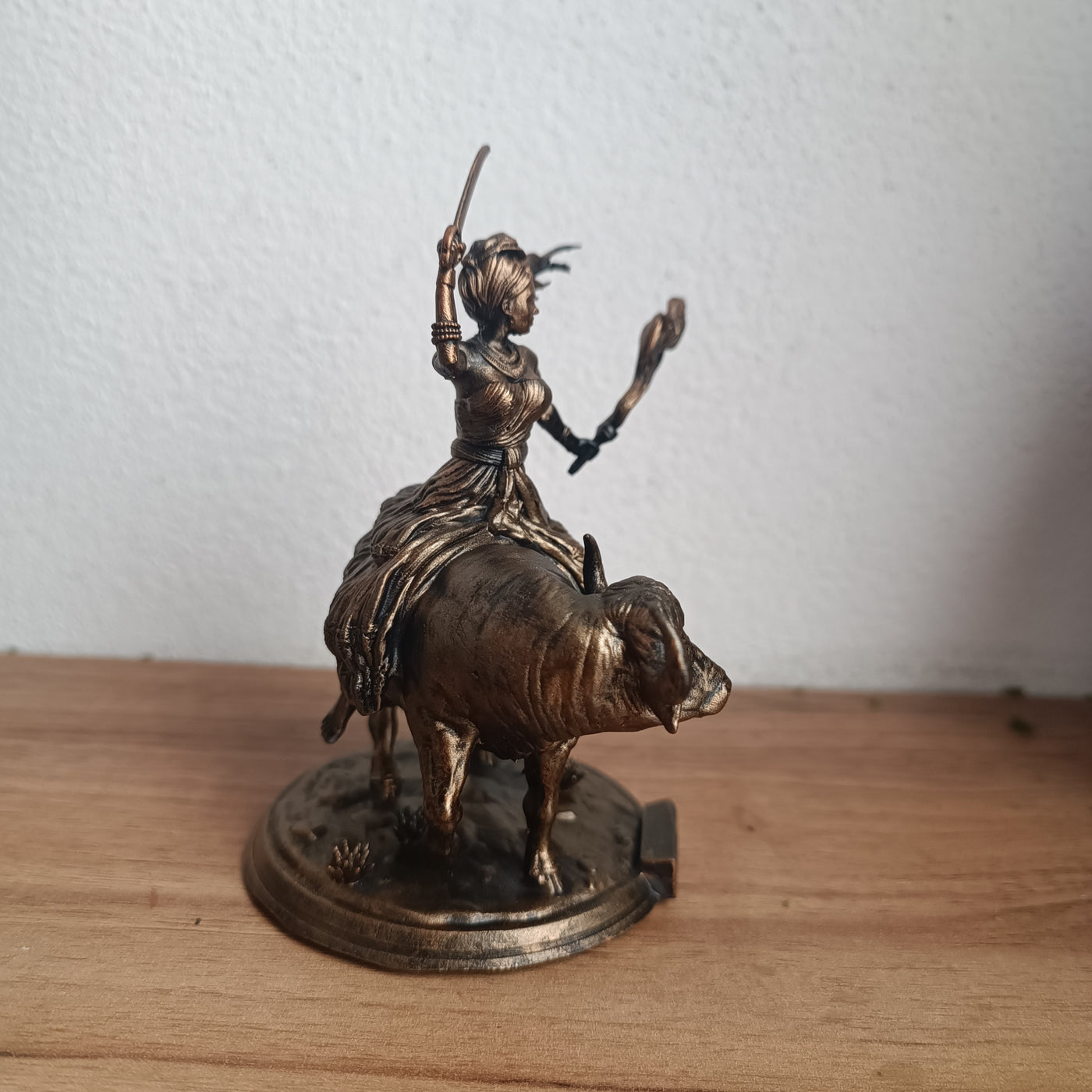 Iansã no bufalo em miniatura impressa em 3D